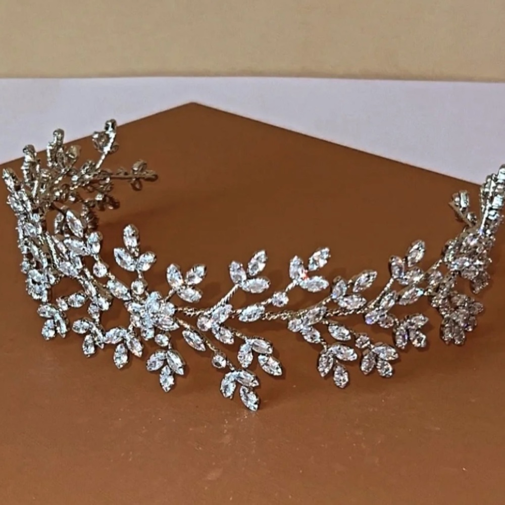 Ellee couture boutique ‘Noor’ Swarovski bridal headpiece